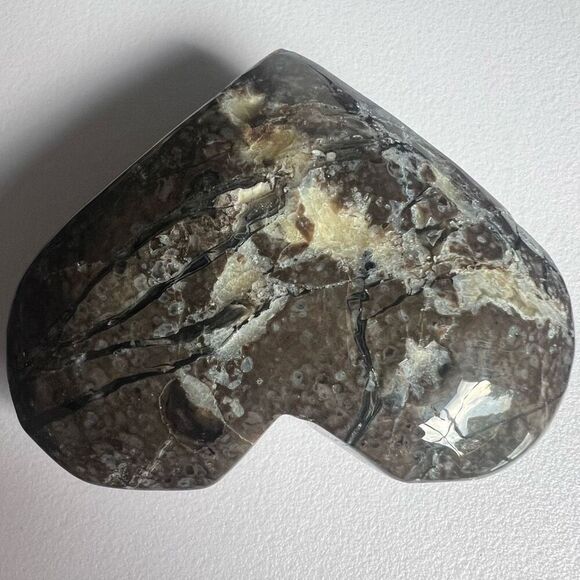 Volcano Agate Heart Carving UV Reactive (10) - Picture 3 of 11